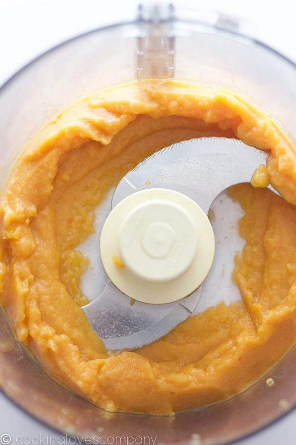 Persimmon puree in a food processor